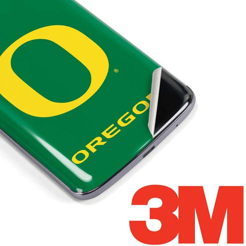 University of Oregon Yellow O on Green Moto E5 Plus Skin