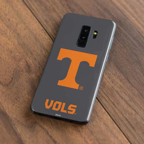 University of Tennessee-Knoxville T Logo Vols on Gray Galaxy S9 Plus Skin