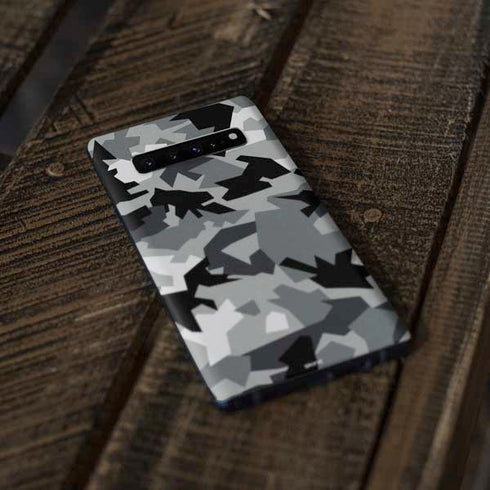 Urban Camouflage Black Galaxy S10 Skin