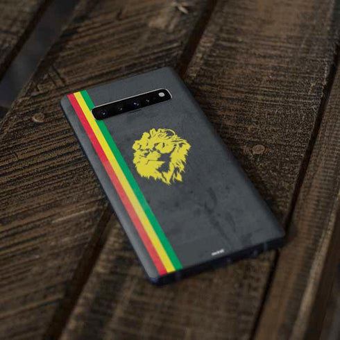Vertical Banner - Lion of Judah Galaxy S10 Skin