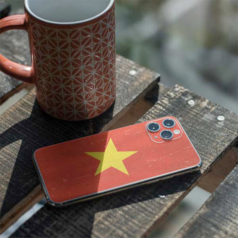 Vietnam Flag Distressed iPhone 11 Pro Skin