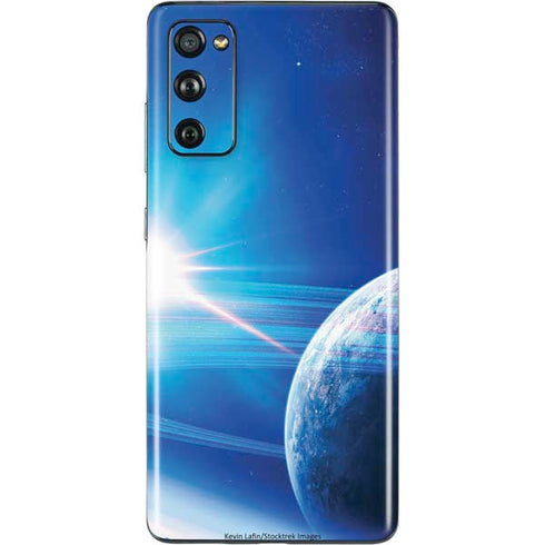 View of a Planet as it Looms in Close Orbit and with Rings Galaxy S20 Fan Edition Skin