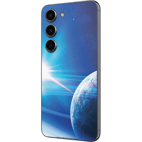 View of a Planet as it Looms in Close Orbit and with Rings Galaxy S23 Skin