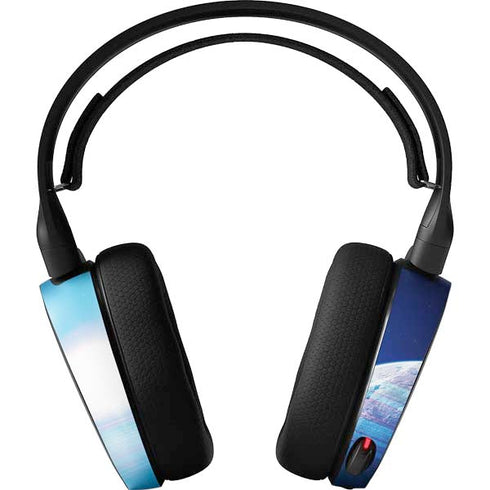 View of a Planet as it Looms in Close Orbit and with Rings SteelSeries Arctis 5 Skin