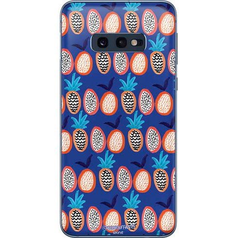 Bouffants and Broken Hearts Weird Fruits Galaxy S10e Skin
