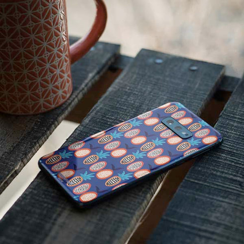 Bouffants and Broken Hearts Weird Fruits Galaxy S10e Skin