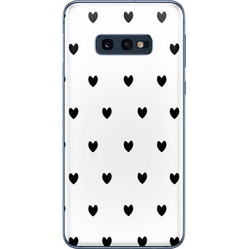 White and Black Hearts Galaxy S10e Skin