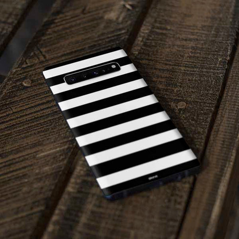 White and Black Stripes Galaxy S10 Plus Skin