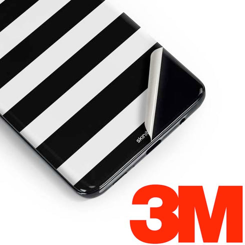 White and Black Stripes Galaxy S10 Skin