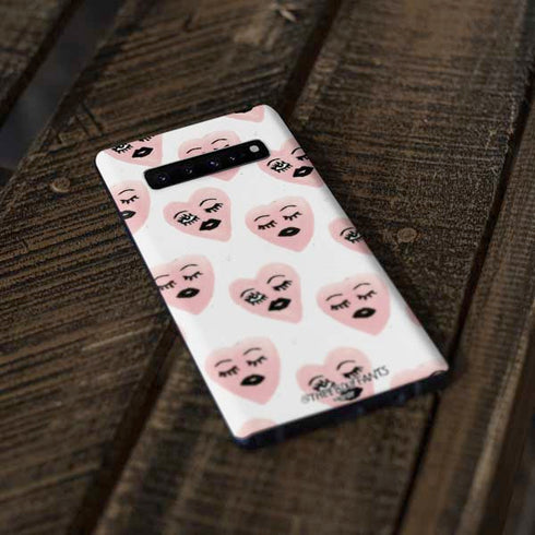 Bouffants and Broken Hearts Winking Hearts Galaxy S10 Plus Skin