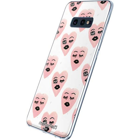 Bouffants and Broken Hearts Winking Hearts Galaxy S10e Skin