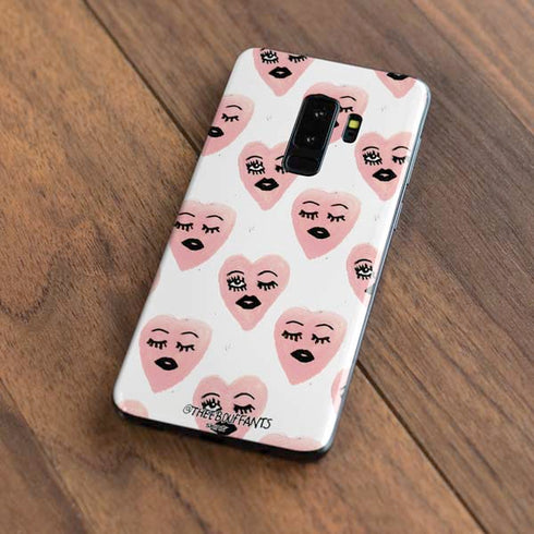 Bouffants and Broken Hearts Winking Hearts Galaxy S9 Plus Skin