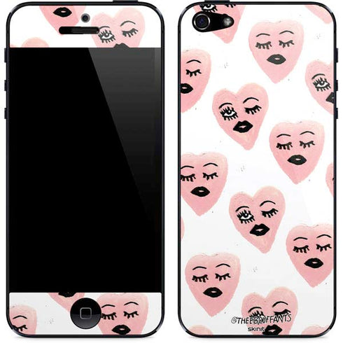 Bouffants and Broken Hearts Winking Hearts iPhone 5/5s/5SE Skin