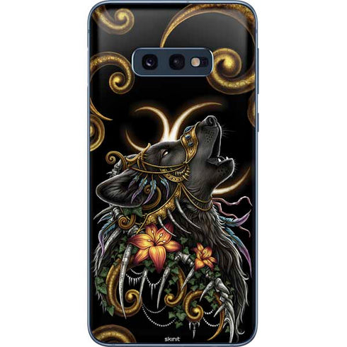 Wolf Howling by Sarah Richter Galaxy S10e Skin