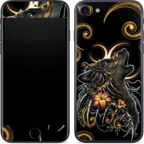 Wolf Howling by Sarah Richter iPhone 7 Skin