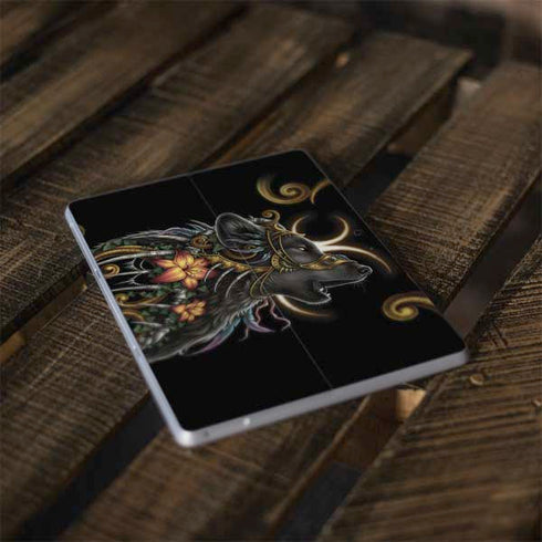 Wolf Howling by Sarah Richter Surface Go Skin