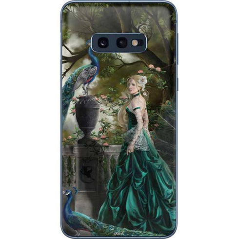 Woman with Peacocks by Nene Thomas Galaxy S10e Skin