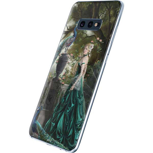 Woman with Peacocks by Nene Thomas Galaxy S10e Skin
