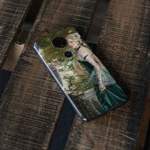 Woman with Peacocks by Nene Thomas Moto E5 Plus Skin