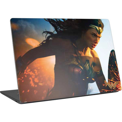 DC Comics Wonder Woman Action Pose Poster Surface Laptop 4 15in Skin