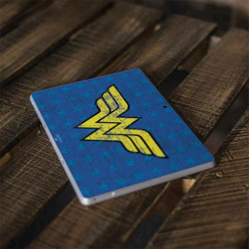 DC Comics Wonder Woman Emblem on Flag Surface Go Skin
