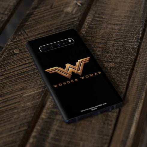 DC Comics Wonder Woman Gold Emblem Galaxy S10 Plus Skin