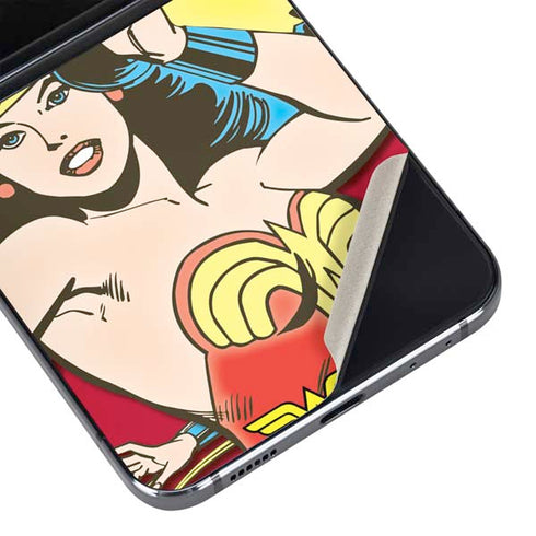 DC Comics Wonder Woman Vintage Action pose Galaxy Z Flip5 5G Skin