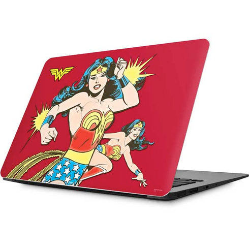 DC Comics Wonder Woman Vintage Action pose Apple MacBook Skin