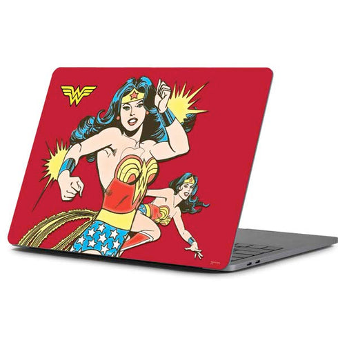 DC Comics Wonder Woman Vintage Action pose Apple MacBook Pro 13-inch Skin