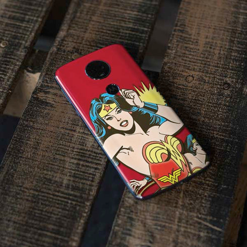 DC Comics Wonder Woman Vintage Action pose Moto E5 Plus Skin