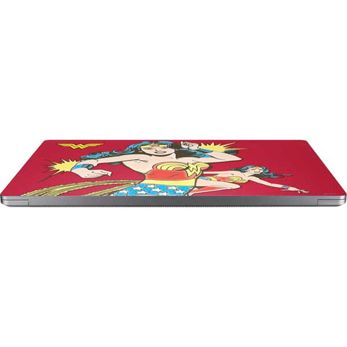 DC Comics Wonder Woman Vintage Action pose Universal Laptop 17in (13.8 x 10in) Skin