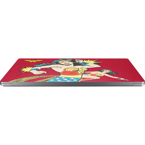 DC Comics Wonder Woman Vintage Action pose Universal Laptop 18in (14.6 x 10.6in) Skin