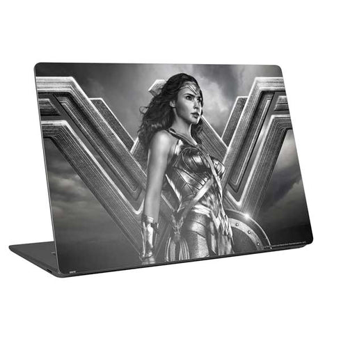 The Justice League (2017) Wonder Woman Poster Universal Laptop 13in (10.6 x 7.6in) Skin