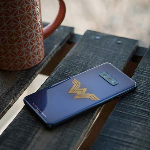 DC Comics Wonder Woman Movie Emblem Galaxy S10e Skin