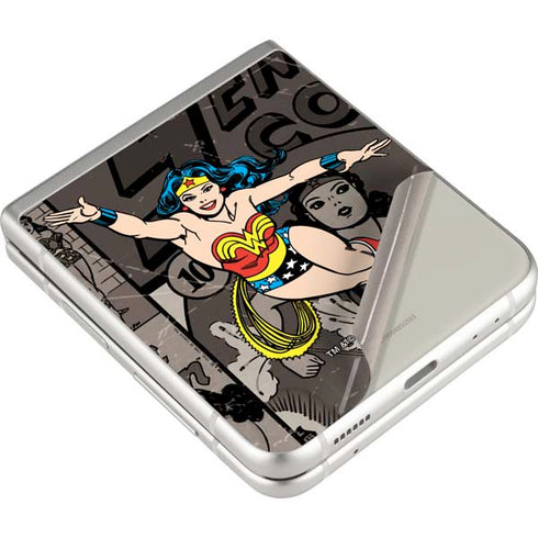 DC Comics Wonder Woman Vintage pose pattern Galaxy Z Flip3 5G Skin