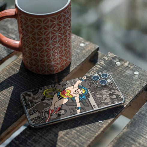 DC Comics Wonder Woman Vintage pose pattern iPhone 11 Pro Max Skin