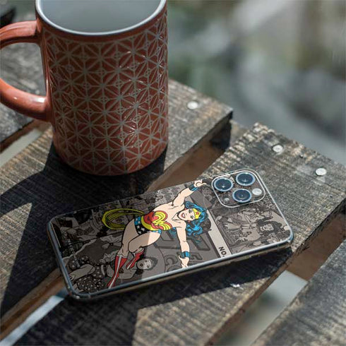 DC Comics Wonder Woman Vintage pose pattern iPhone 11 Pro Skin