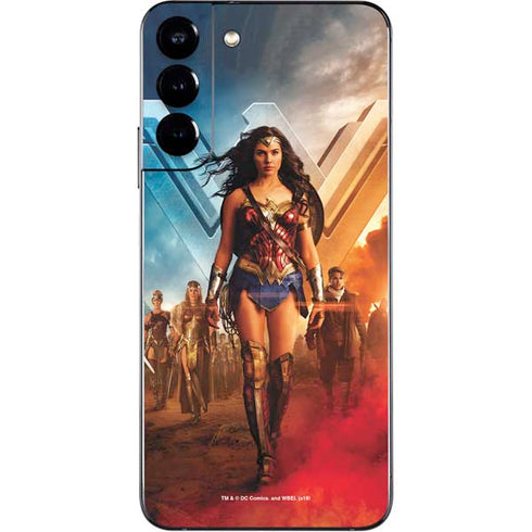 DC Comics Wonder Woman Main characters Poster Galaxy S22 Plus Skin