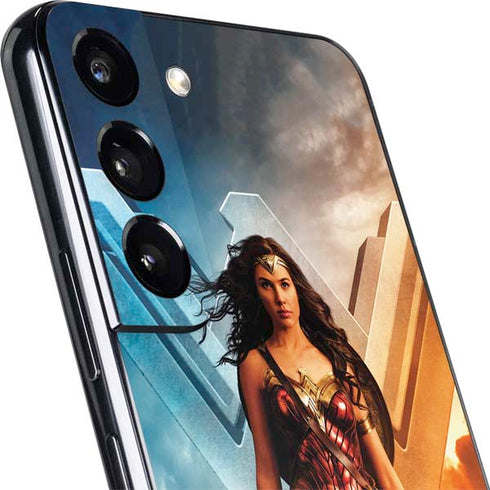 DC Comics Wonder Woman Main characters Poster Galaxy S22 Plus Skin