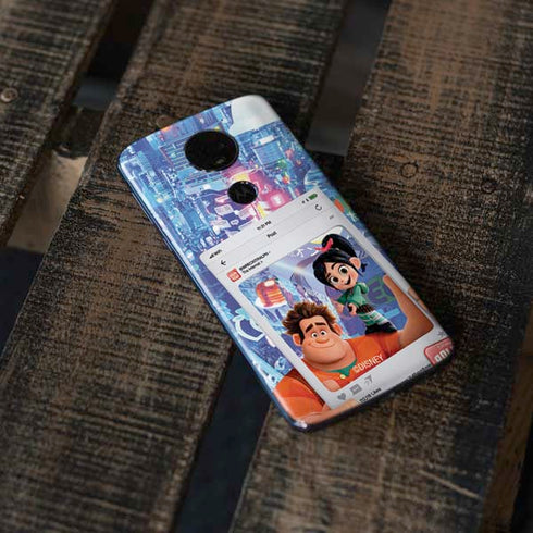 Disney Wreck-it Ralph and Vanellope Instagram Pose Moto E5 Plus Skin