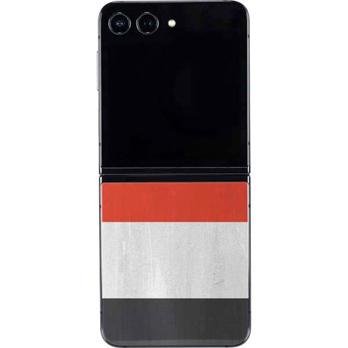 Yemen Flag Distressed Galaxy Z Flip5 5G Skin