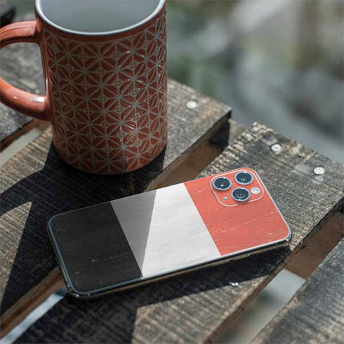 Yemen Flag Distressed iPhone 11 Pro Skin