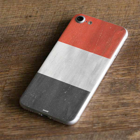 Yemen Flag Distressed iPhone 7 Skin