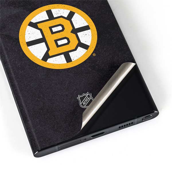 NHL Boston Bruins Distressed Galaxy S22 Ultra Skin