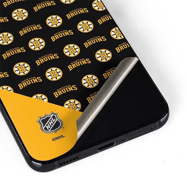 NHL Boston Bruins Pattern Galaxy S22 Skin