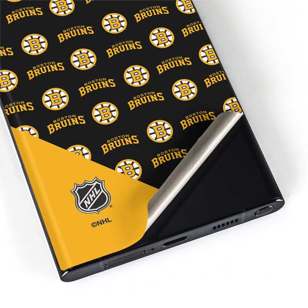NHL Boston Bruins Pattern Galaxy S22 Ultra Skin