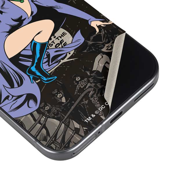 DC Comics Catwoman Vintage Action Pose Pattern Google Pixel 10 Pro XL Skin