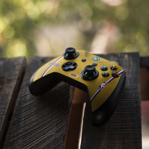 NBA Los Angeles Lakers Jersey Xbox One X Controller Skin