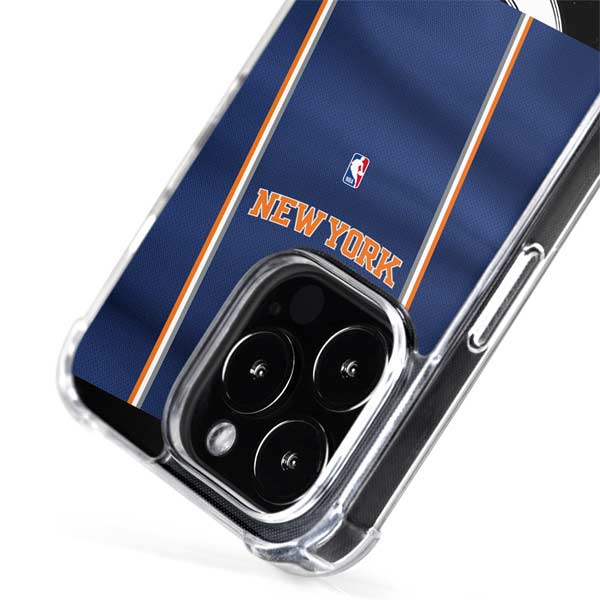 NBA New York Knicks Jersey iPhone 15 Pro MagSafe Case