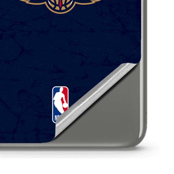 NBA New Orleans Pelicans Distressed Google Pixel 8 Skin
